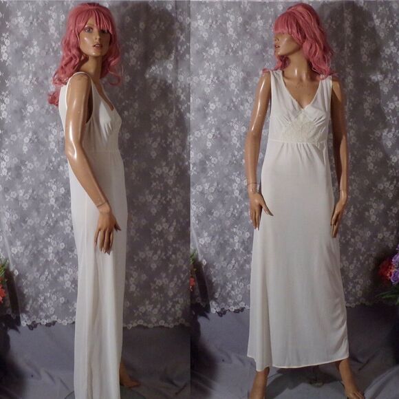 Vintage 70s Nightgown 1970s Maxi White Nylon Bridal Wedding Retro Size Medium - Picture 1 of 6